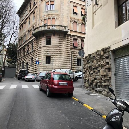 Апартаменты Casacuadra San Giusto Триест Экстерьер фото